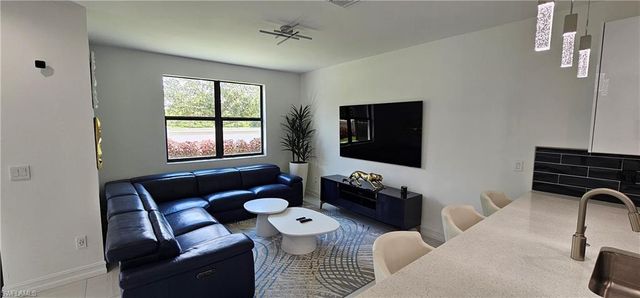 7510 Rockefeller DR, Naples, FL 34119