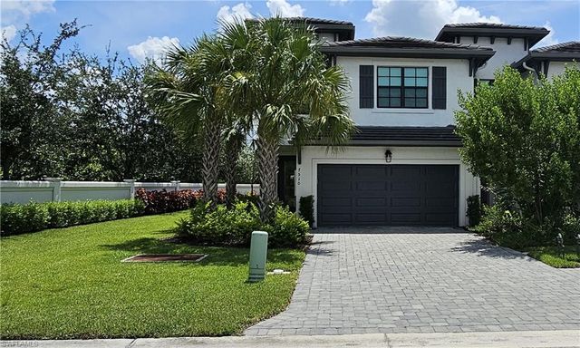 7510 Rockefeller DR, Naples, FL 34119