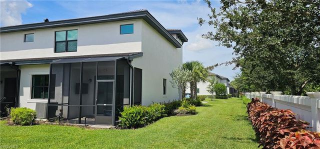7510 Rockefeller DR, Naples, FL 34119