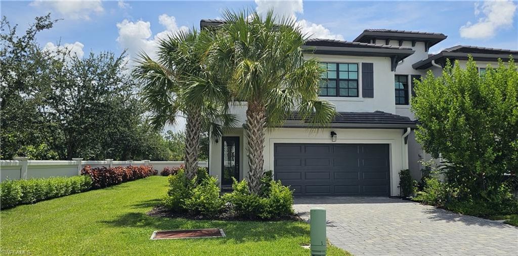 7510 Rockefeller DR, Naples, FL 34119