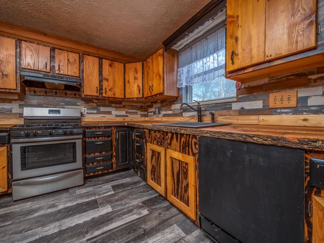 523 Cherry Grove Road, Flemingsburg, KY 41041