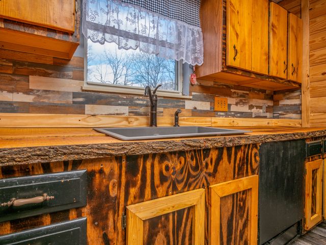 523 Cherry Grove Road, Flemingsburg, KY 41041