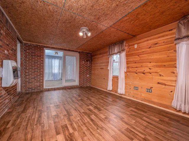 523 Cherry Grove Road, Flemingsburg, KY 41041