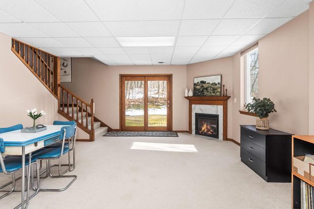 762 Valley Forge DRIVE, Slinger, WI 53086