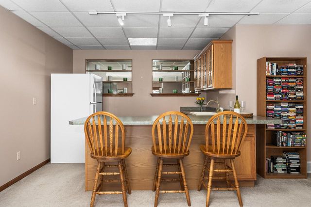 762 Valley Forge DRIVE, Slinger, WI 53086