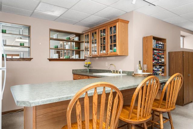 762 Valley Forge DRIVE, Slinger, WI 53086