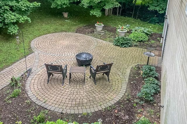 762 Valley Forge DRIVE, Slinger, WI 53086