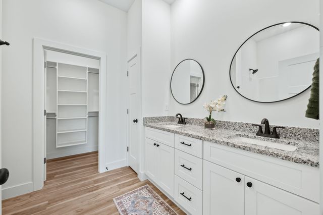 701 E Elmwood St, Park City, KS 67147