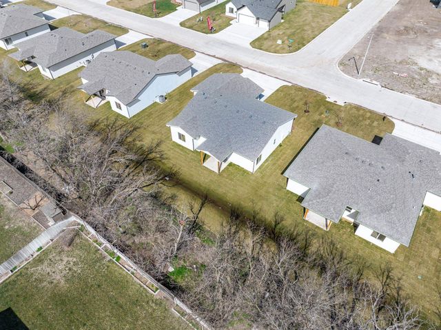 701 E Elmwood St, Park City, KS 67147
