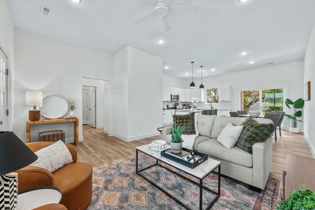 701 E Elmwood St, Park City, KS 67147