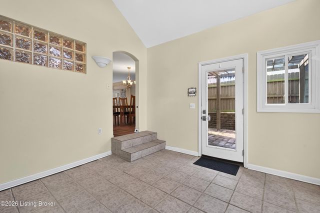 1915 Overlook Terrace, Louisville, KY 40205