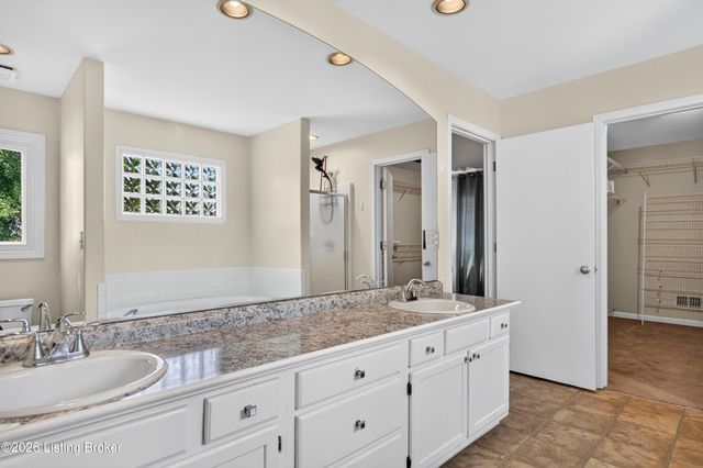 1915 Overlook Terrace, Louisville, KY 40205