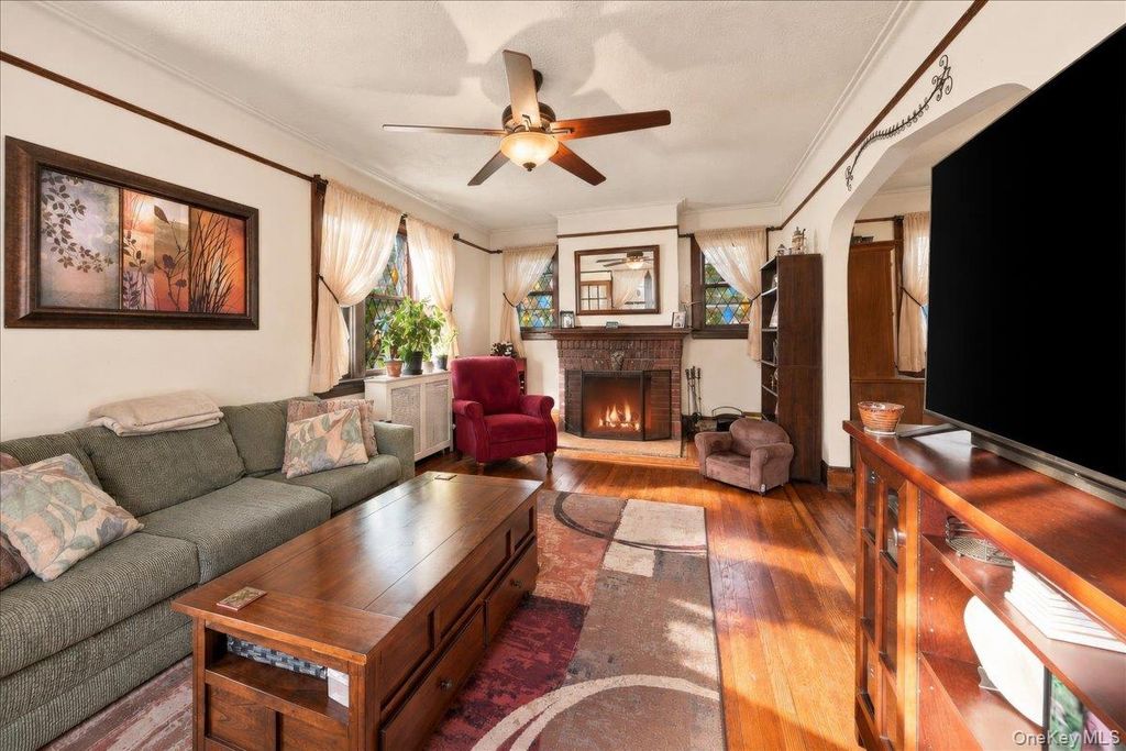 196 Hillside Avenue, Yonkers, NY 10703 — photo 4