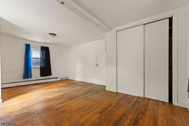 322 E Jersey St, Elizabeth City, NJ 07206