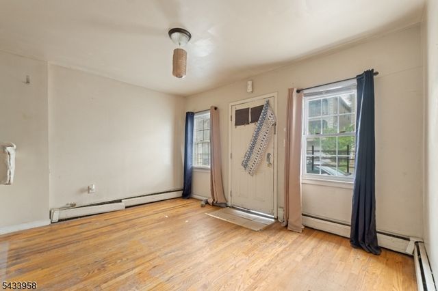 322 E Jersey St, Elizabeth City, NJ 07206