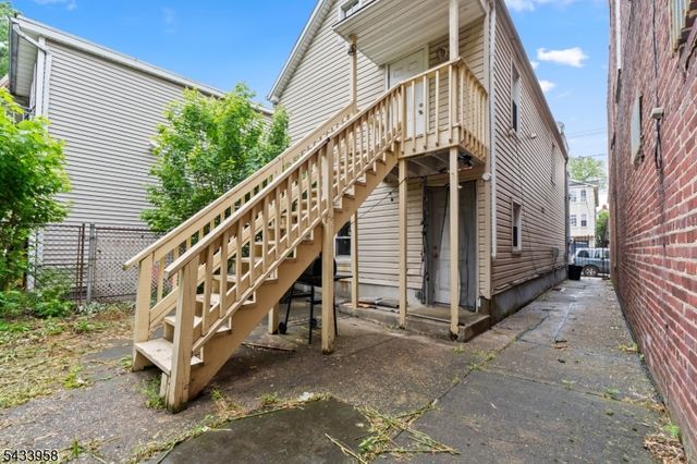 322 E Jersey St, Elizabeth City, NJ 07206