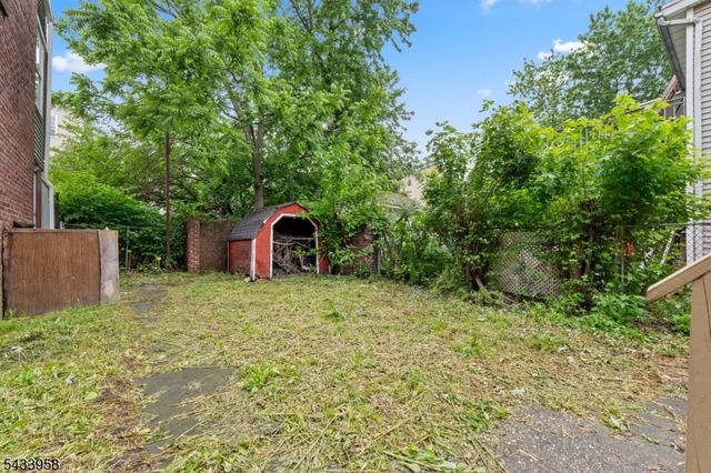 322 E Jersey St, Elizabeth City, NJ 07206