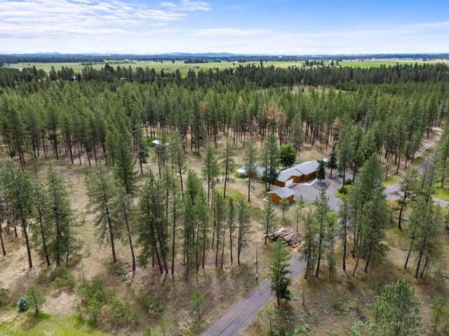 16423 S Maple Rd, Spokane, WA 99224
