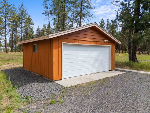 16423 S Maple Rd, Spokane, WA 99224