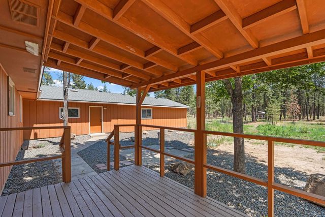 16423 S Maple Rd, Spokane, WA 99224