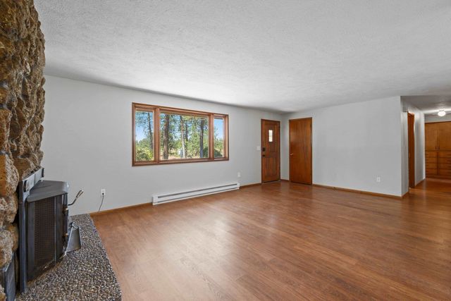16423 S Maple Rd, Spokane, WA 99224