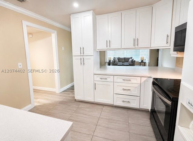 3861 NW 6th St, Lauderhill, FL 33311