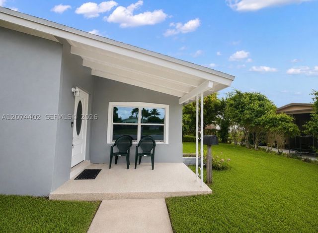 3861 NW 6th St, Lauderhill, FL 33311