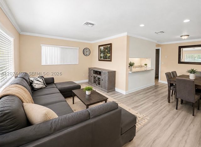 3861 NW 6th St, Lauderhill, FL 33311