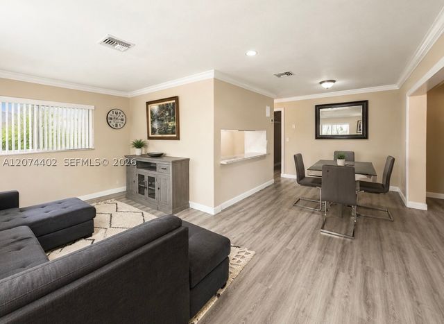 3861 NW 6th St, Lauderhill, FL 33311