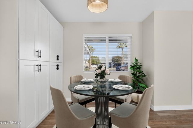 2355 W WALTANN Lane, Phoenix, AZ 85023