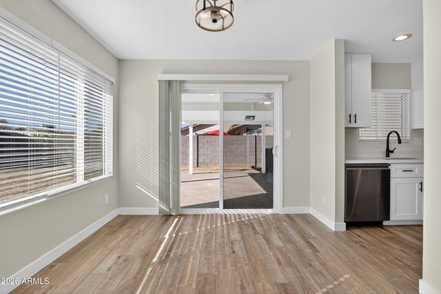 2355 W WALTANN Lane, Phoenix, AZ 85023