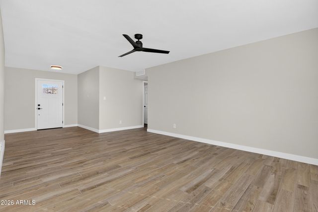 2355 W WALTANN Lane, Phoenix, AZ 85023