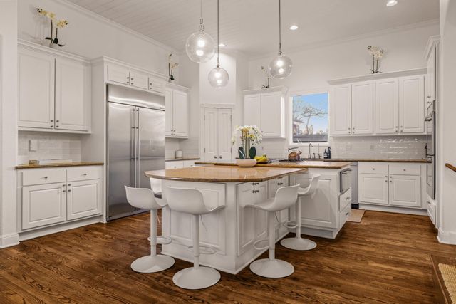 2703 McCullough ST, Austin, TX 78703