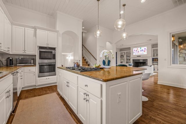 2703 McCullough ST, Austin, TX 78703