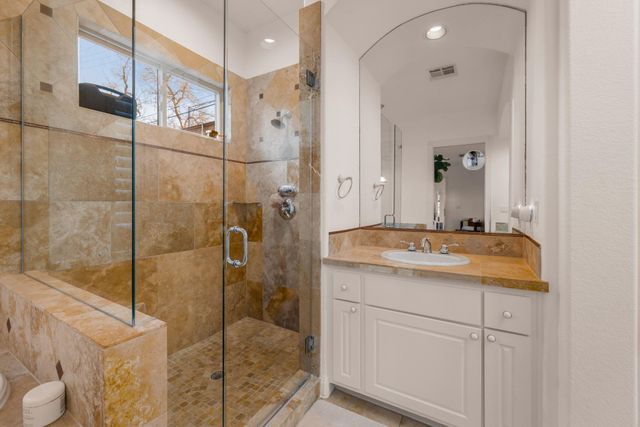 2703 McCullough ST, Austin, TX 78703