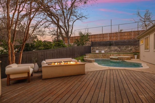 2703 McCullough ST, Austin, TX 78703