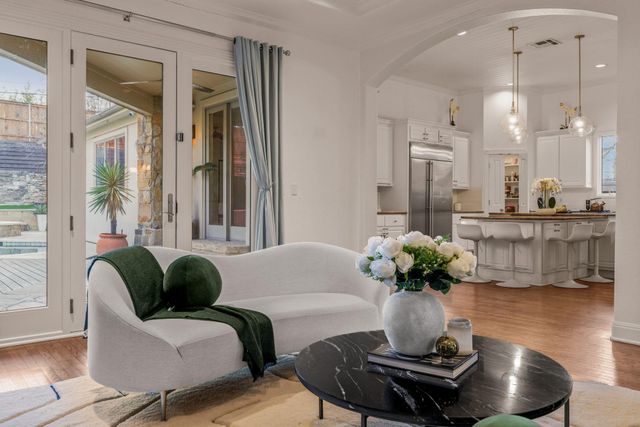 2703 McCullough ST, Austin, TX 78703