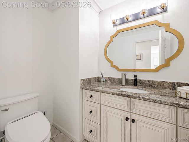 5221 Sandlewood Drive, Commerce Charter Township, MI 48382