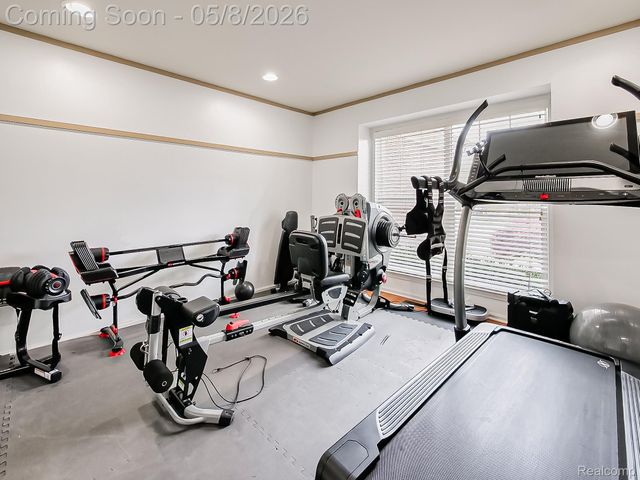5221 Sandlewood Drive, Commerce Charter Township, MI 48382