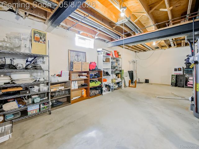 5221 Sandlewood Drive, Commerce Charter Township, MI 48382