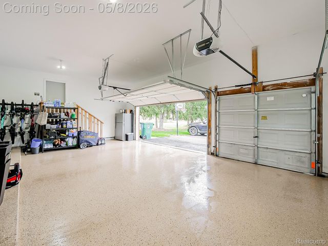 5221 Sandlewood Drive, Commerce Charter Township, MI 48382
