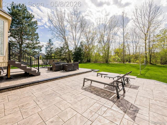 5221 Sandlewood Drive, Commerce Charter Township, MI 48382