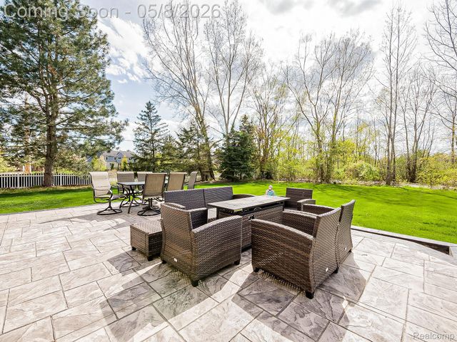 5221 Sandlewood Drive, Commerce Charter Township, MI 48382