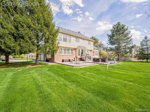 5221 Sandlewood Drive, Commerce Charter Township, MI 48382