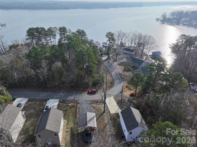 518 Lake Head Road, Norwood, NC 28128