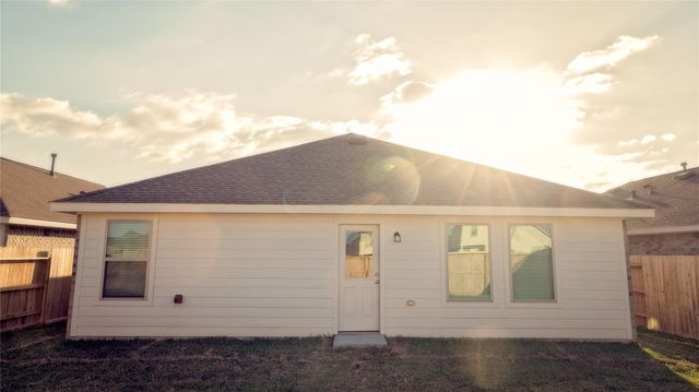 9126 Harvest Steel Drive, Baytown, TX 77521