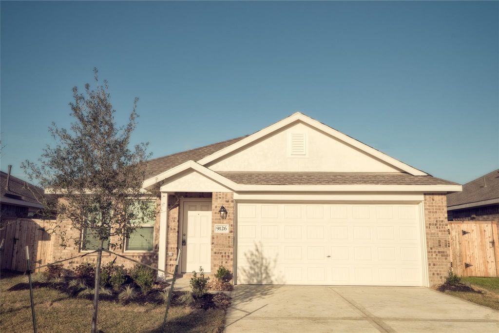 9126 Harvest Steel Drive, Baytown, TX 77521
