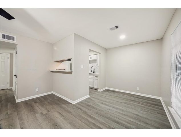 910 7th Avenue N 3, Texas City, TX 77590