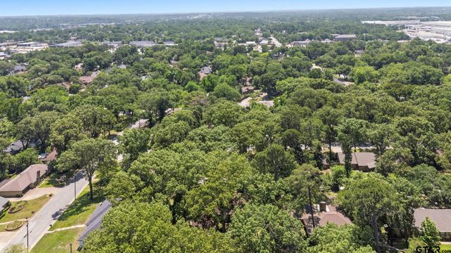 1206 Hampton Lane, Tyler, TX 75701