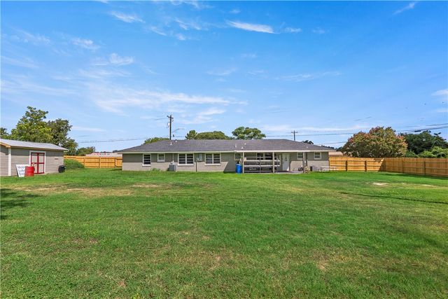 1105 San Jacinto Lane, Bryan, TX 77803
